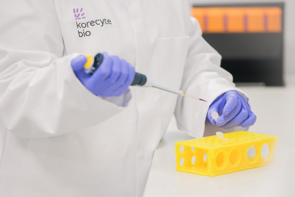 Korecyte Bio is an international biotech startup based between the Netherlands and United Kingdom that was established in 2023. Our mission is to develop next-generation CAR-T cellular immunotherapies